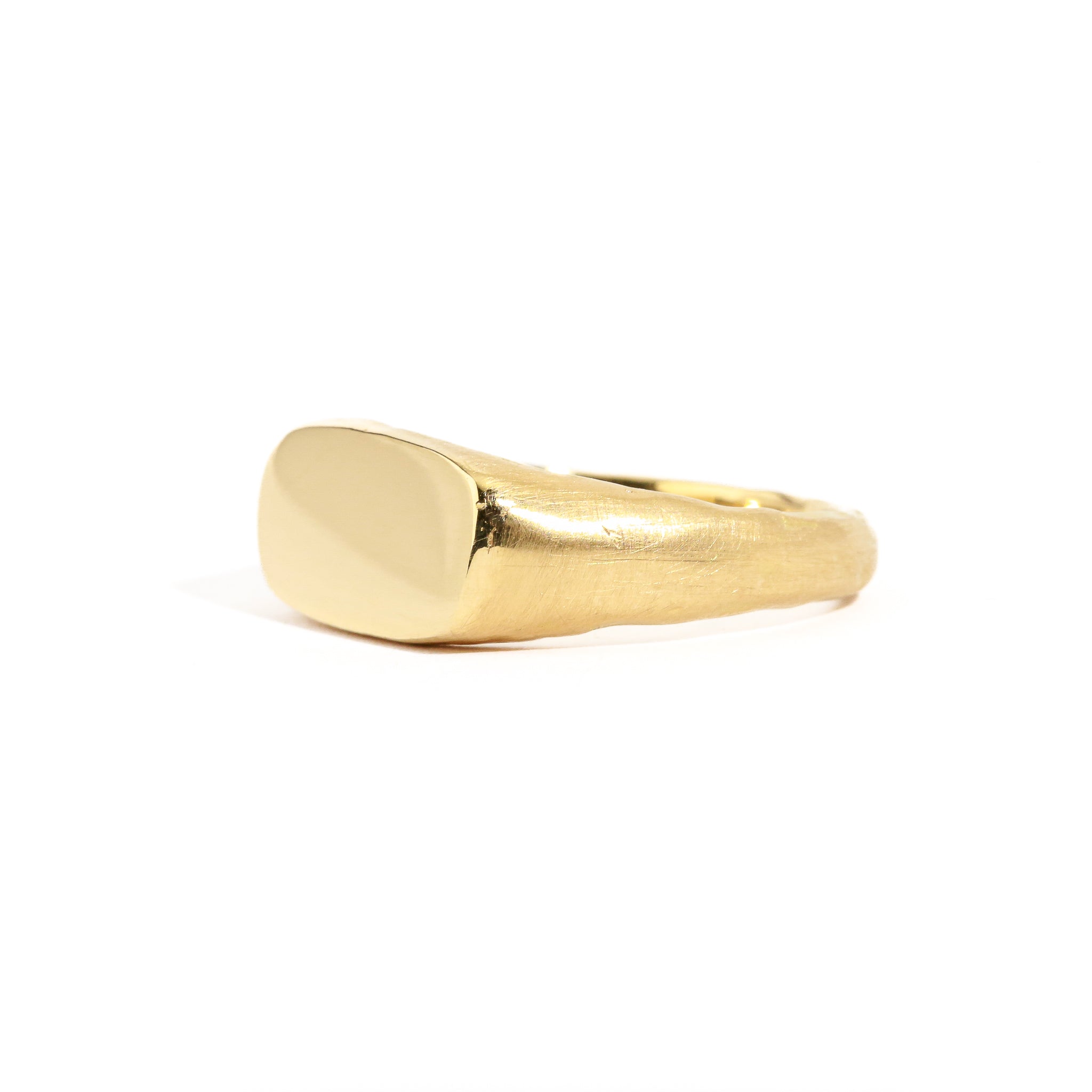 organic textured band 18kt yellow gold signet ring