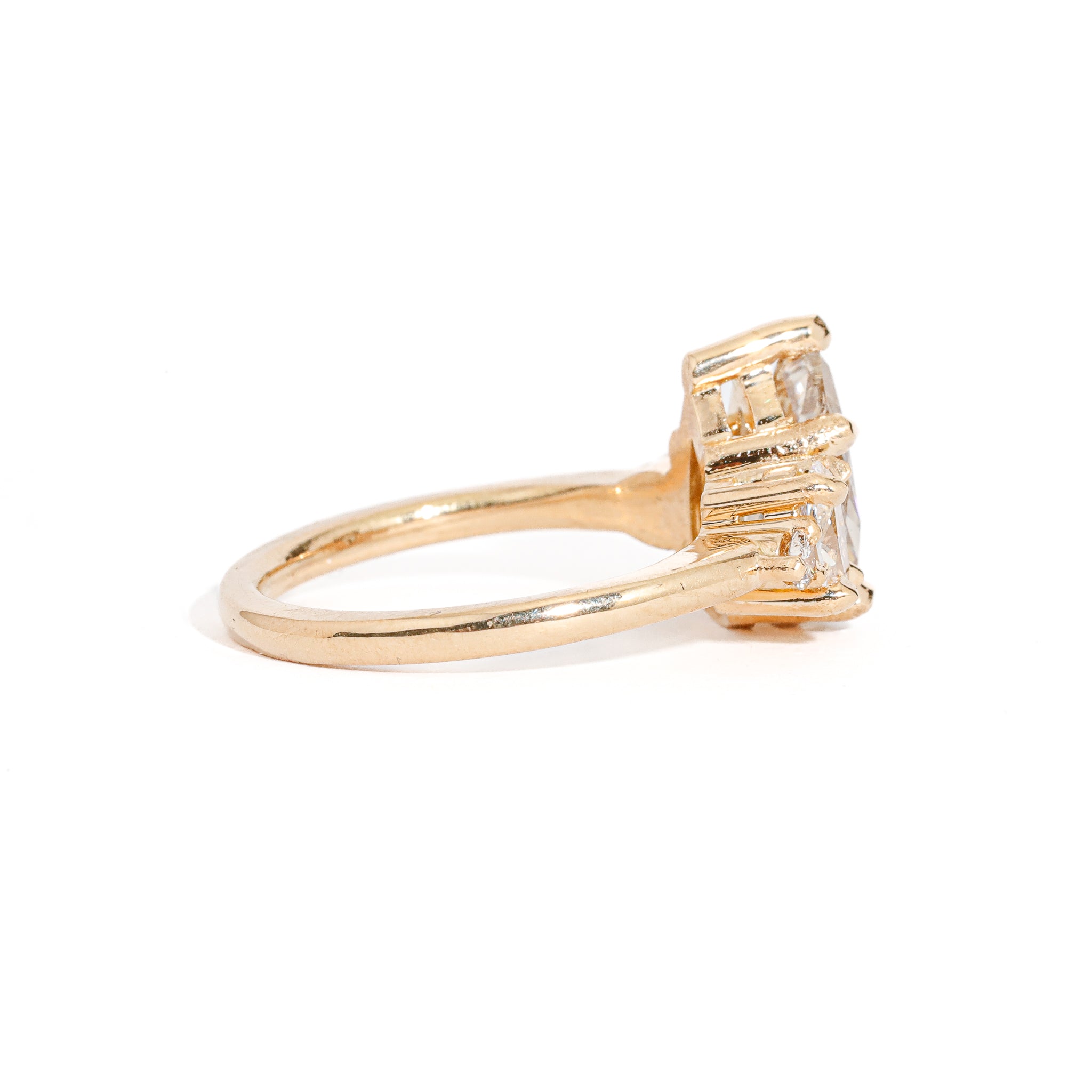 Pear Cut Champagne Diamond with Pear and Round Brilliant Cut White Diamond Side Stones in 18 Carat Yellow Gold