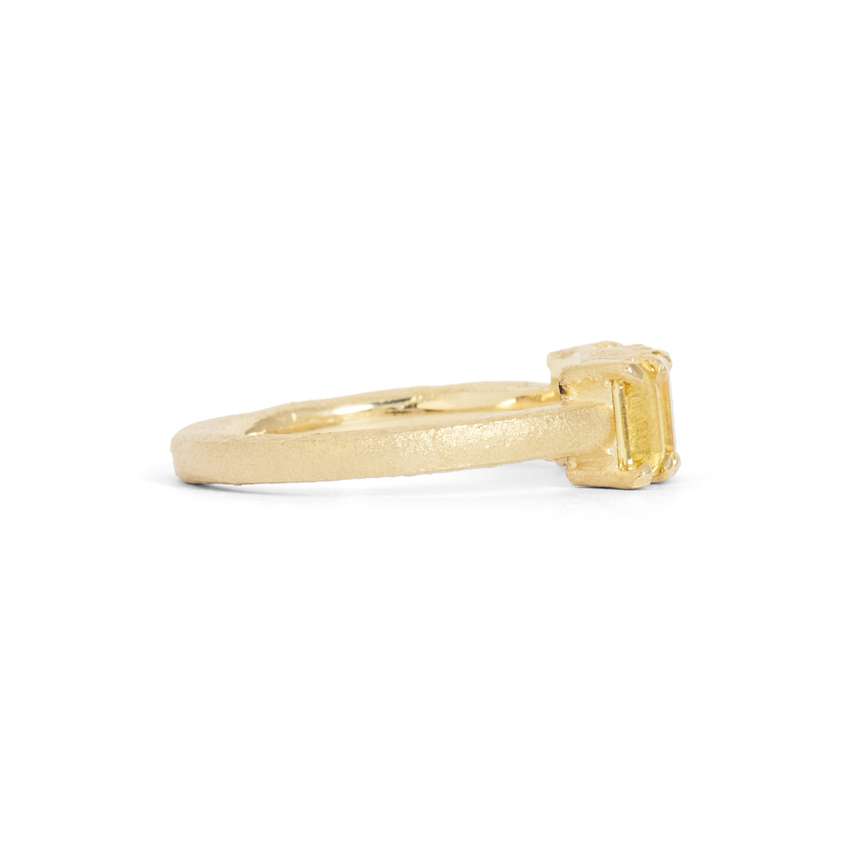 Glow Sapphire & Diamond Ring