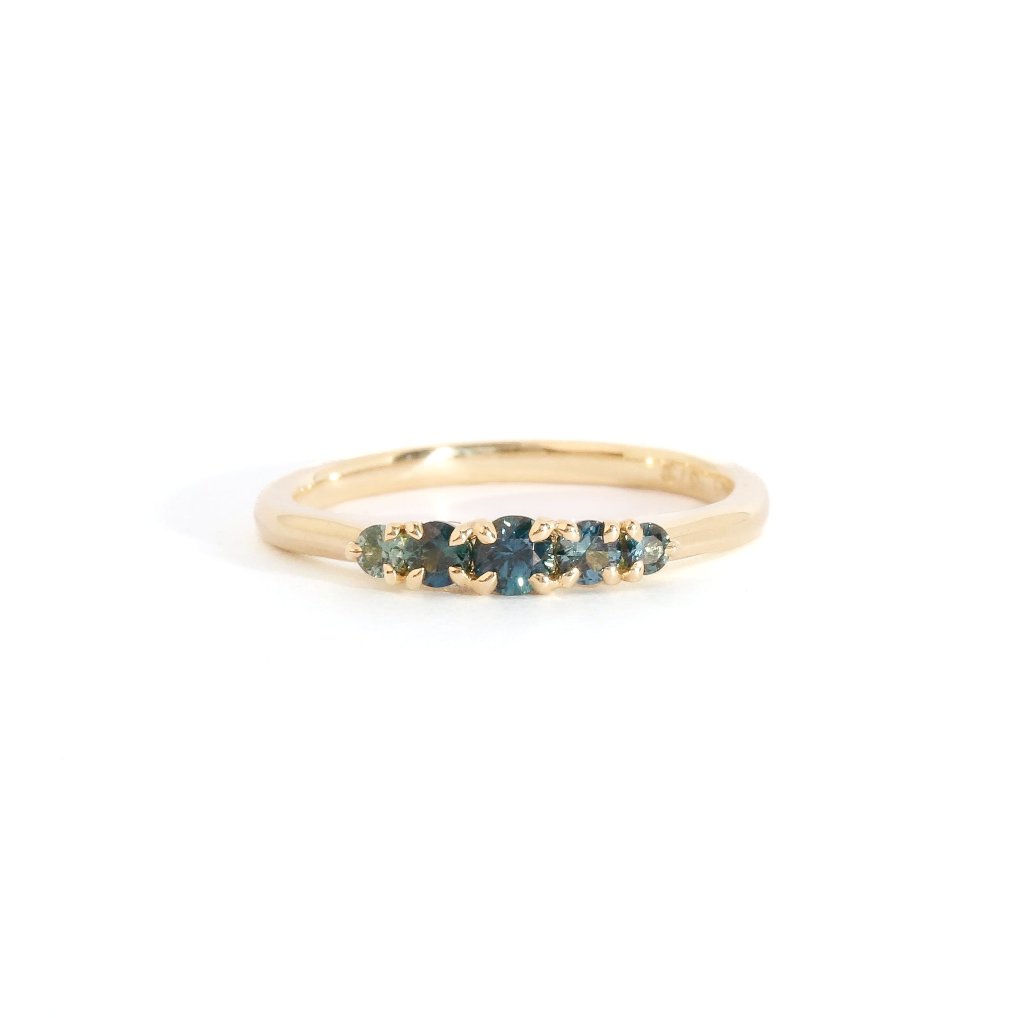 Gaze Sapphire Ring