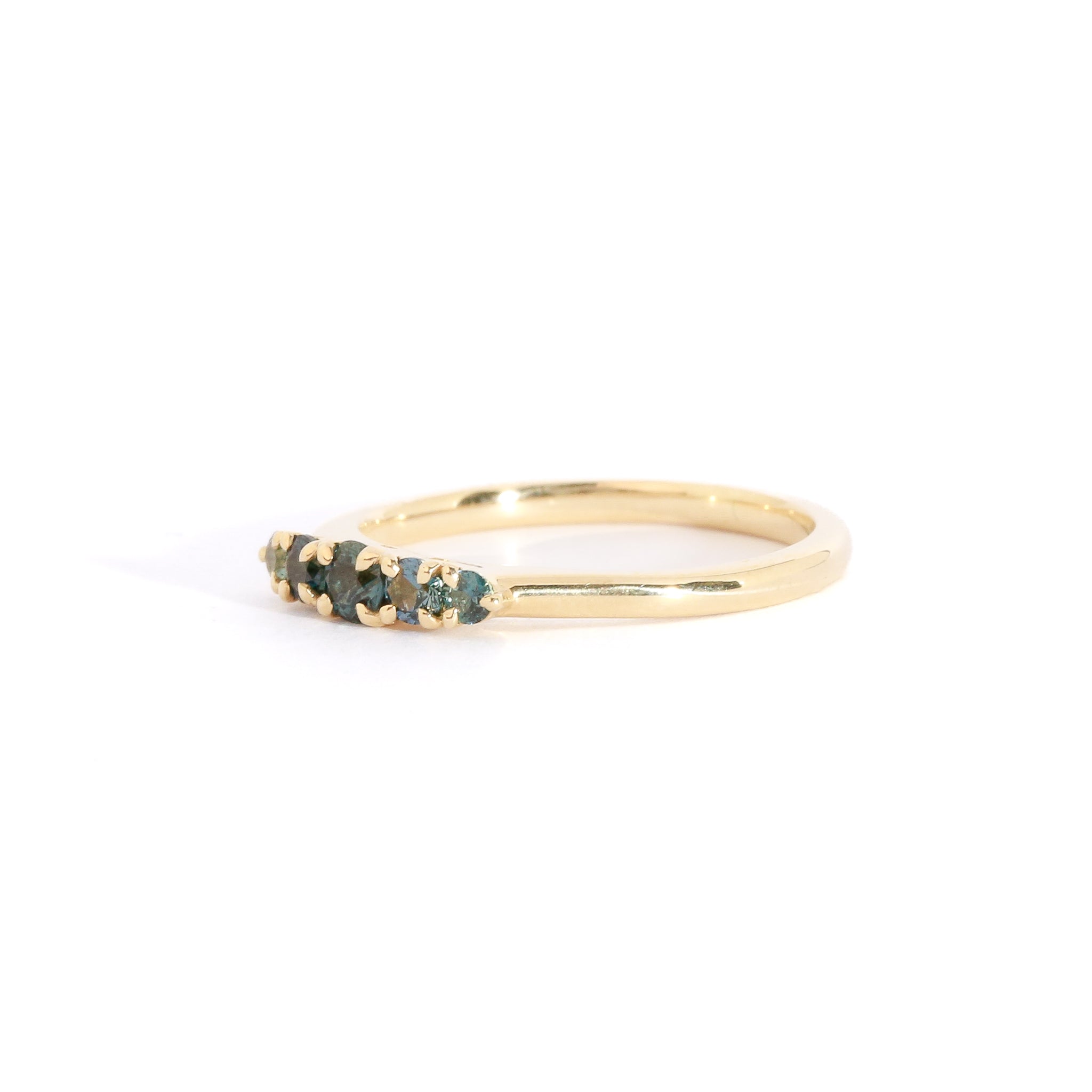 Gaze Sapphire Ring