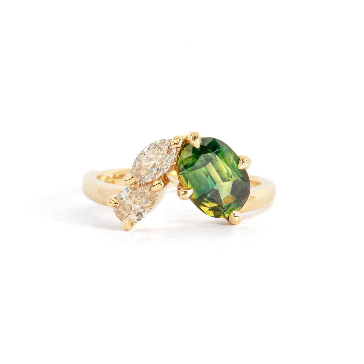Green sapphire and diamond gold ring