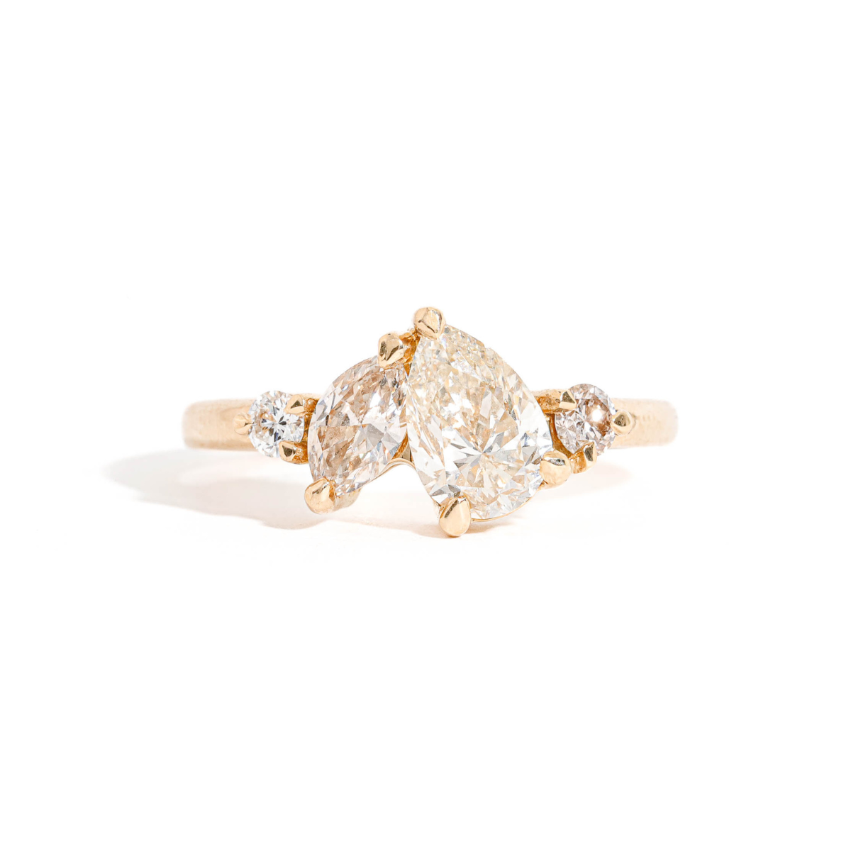 Pear Cut, Maquis Cut and Round Cut Diamond Ring in 18 Carat Yellow Gold 