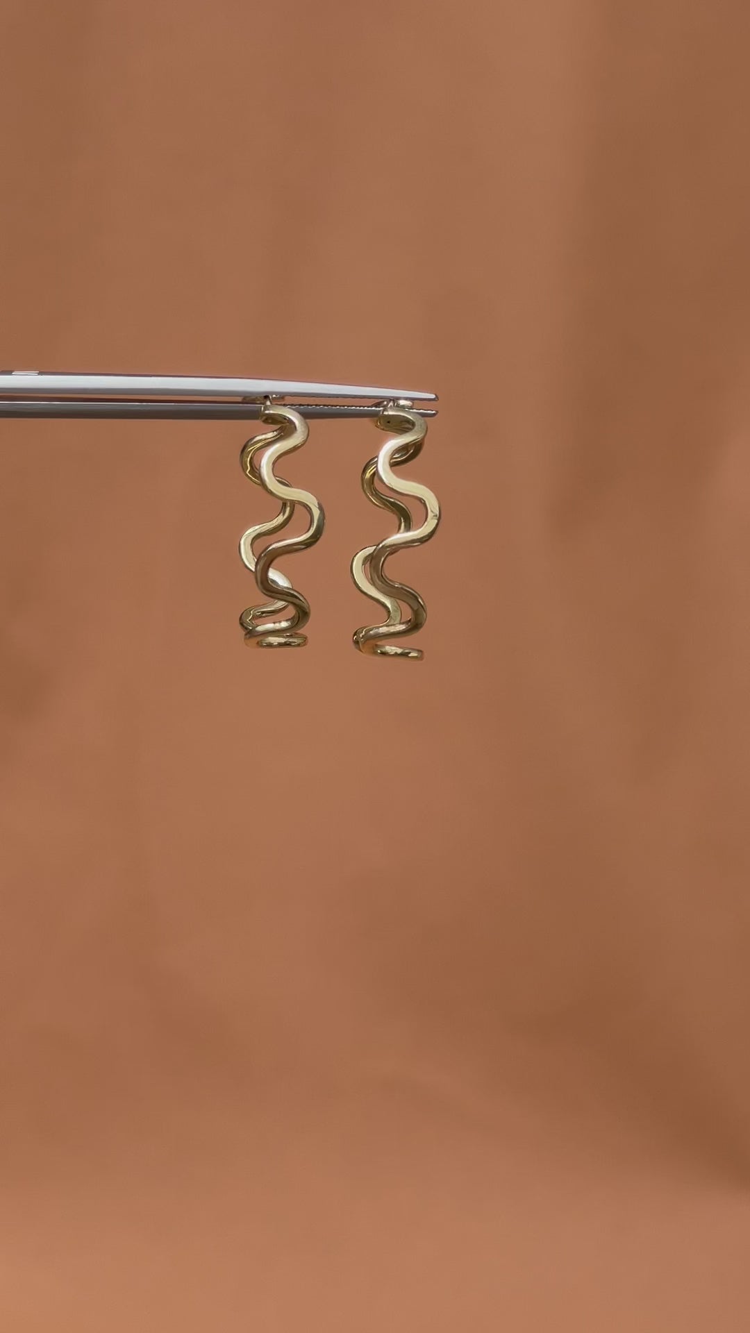 9ct solid gold medium sized hoop ripple earring