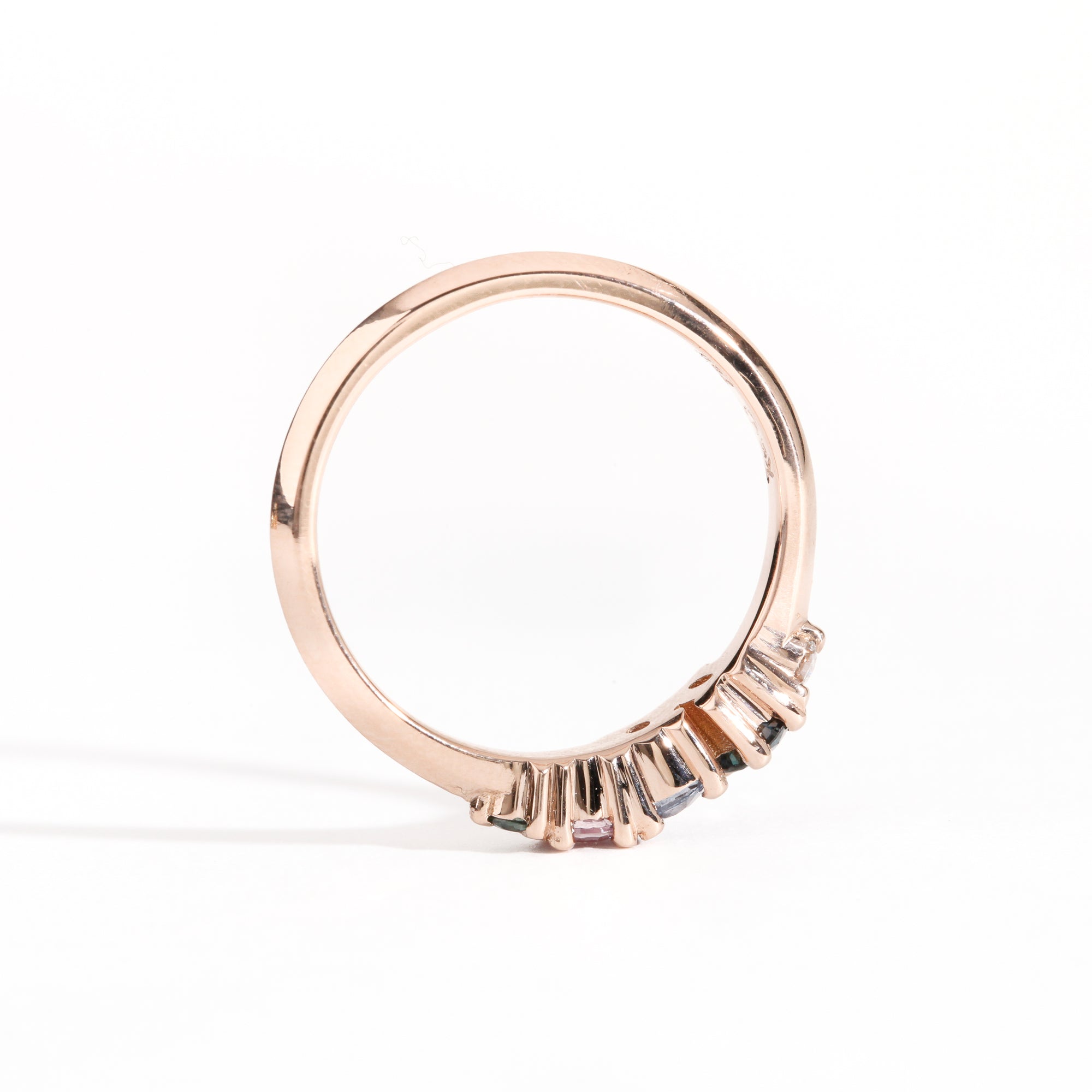18ct Rose Gold ring set with ethically sourced Australian sapphires in blues and pink hues and a white diamond. Handmade by Black Finch Jewellery Melbourne