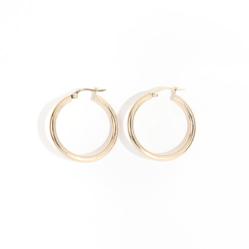 Classic 9 carat gold hoop earrings.