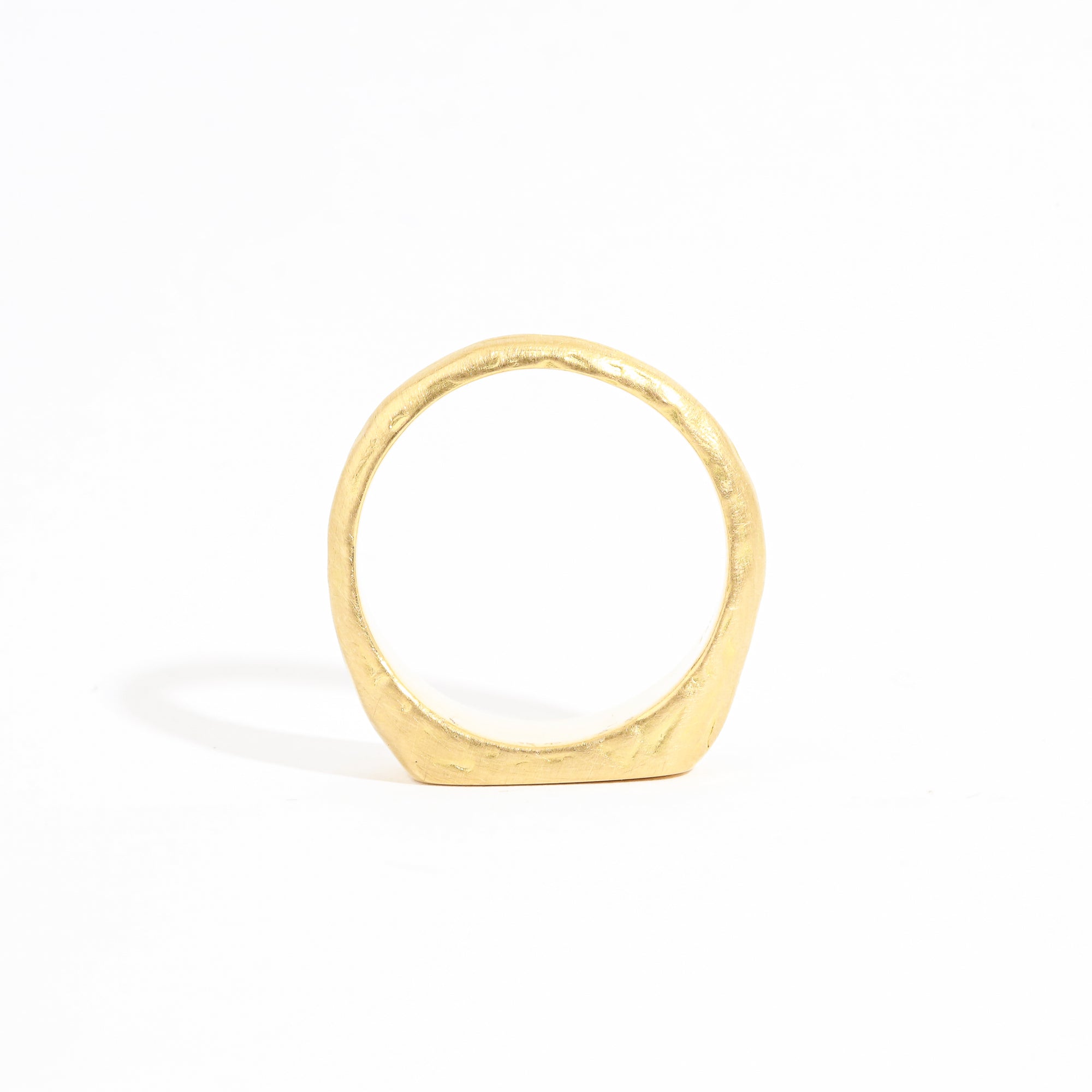 18 carat yellow gold signet, with a polished surface and soft matte band.