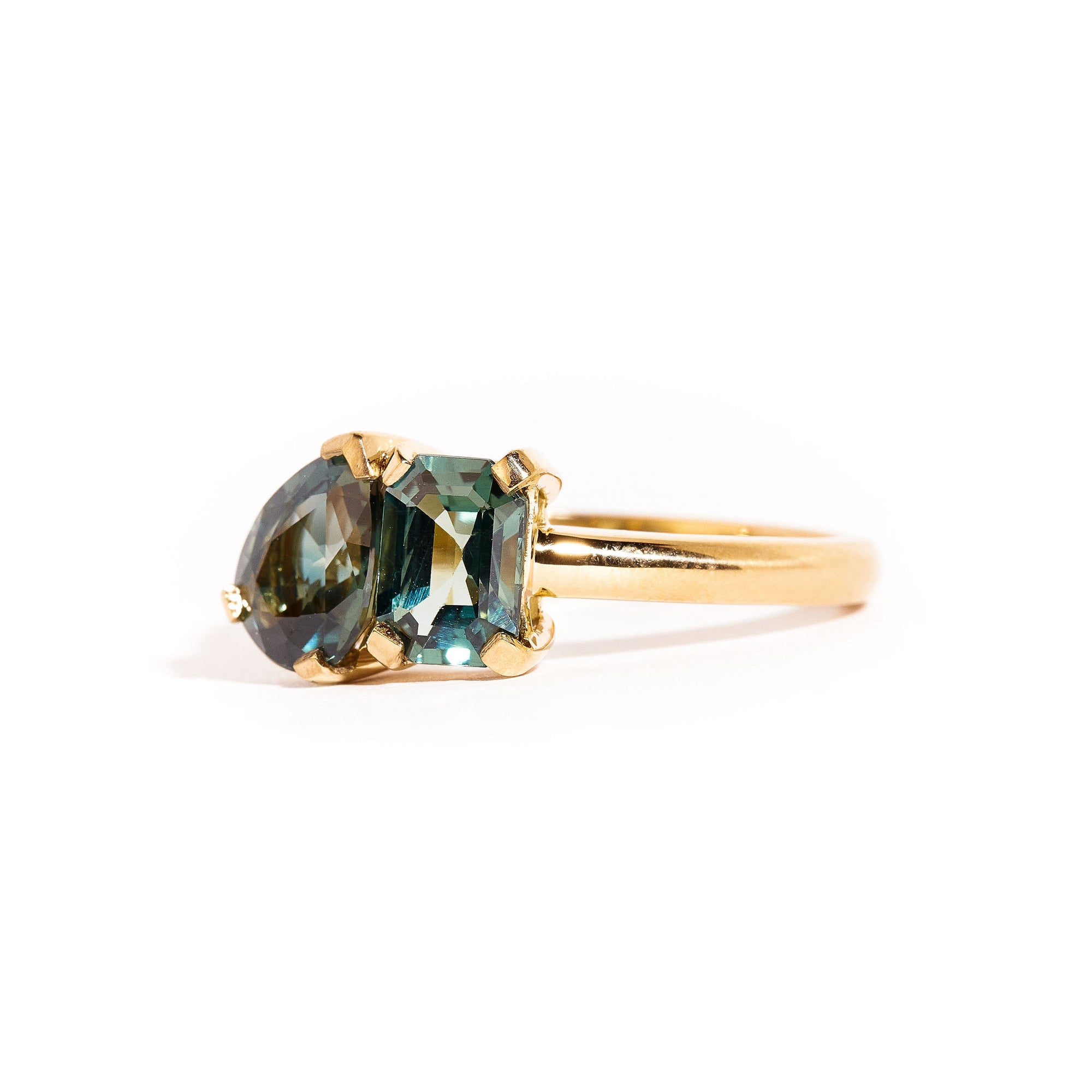 Pear Cut and Emerald Cut Toi et Moi Sapphire Ring in 18ct Yellow Gold