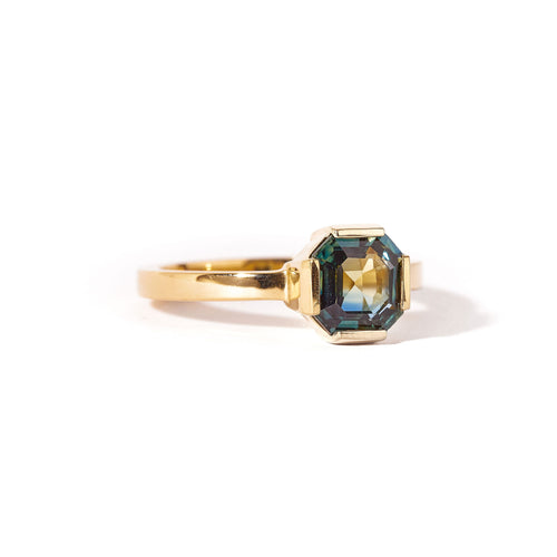 Solitaire Asscher Cut Sapphire in 18ct Yellow Gold