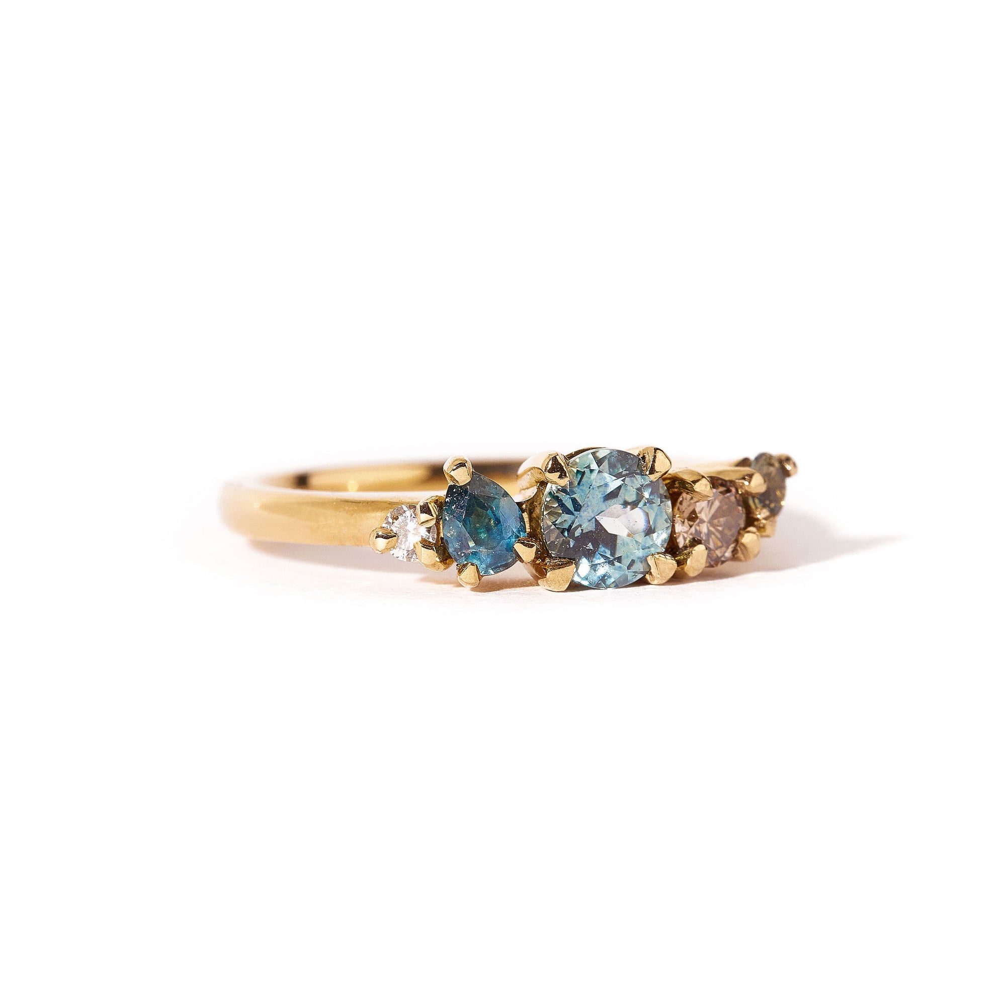5 Stone Ethically Sourced Australian Sapphires and Champagne Diamond Cluster Ring in 18ct Yellow Gold 