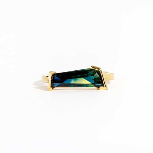 Freeform Cut Ethically Sourced Australian Sapphire Ring in 18ct Yellow Gold
